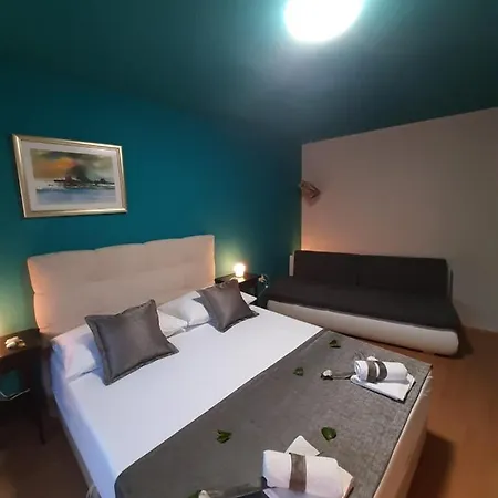 Mladinic Apartment Pucisca